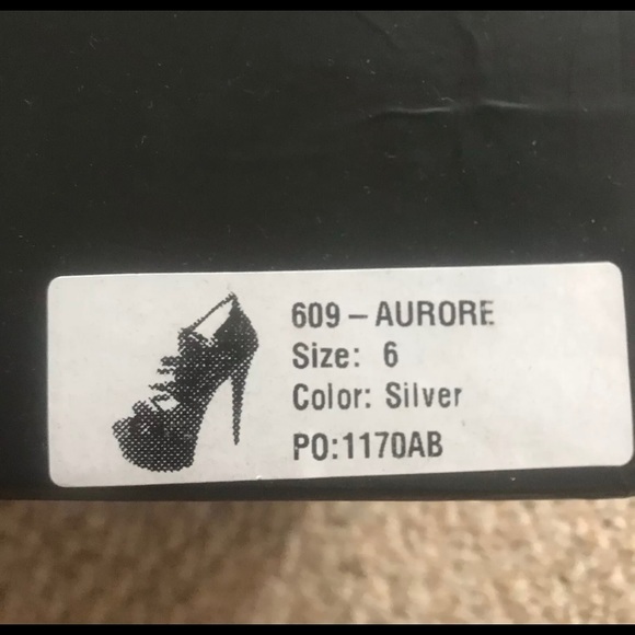 🆕 Ellie Aurore Platform Heels - Picture 3 of 5